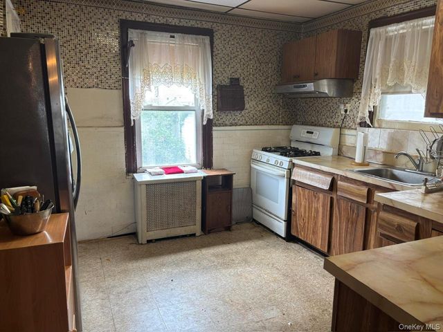 225-24 105th Avenue, Queens Village, NY 11429