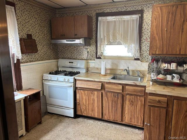 225-24 105th Avenue, Queens Village, NY 11429