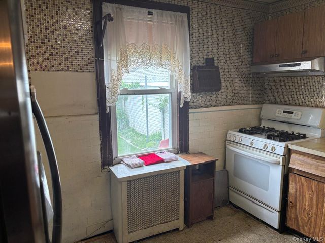 225-24 105th Avenue, Queens Village, NY 11429