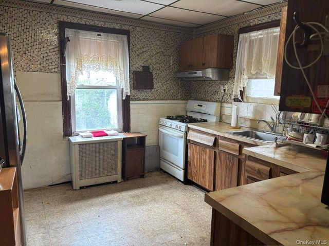 225-24 105th Avenue, Queens Village, NY 11429