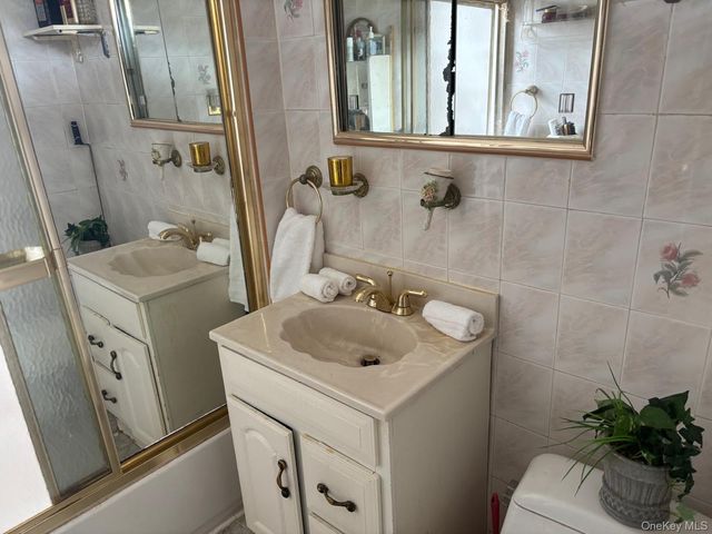 225-24 105th Avenue, Queens Village, NY 11429