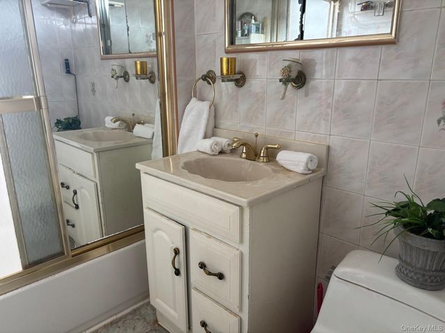225-24 105th Avenue, Queens Village, NY 11429