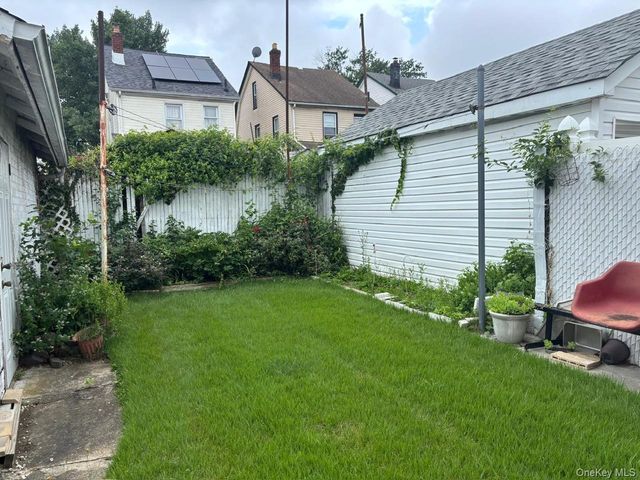 225-24 105th Avenue, Queens Village, NY 11429