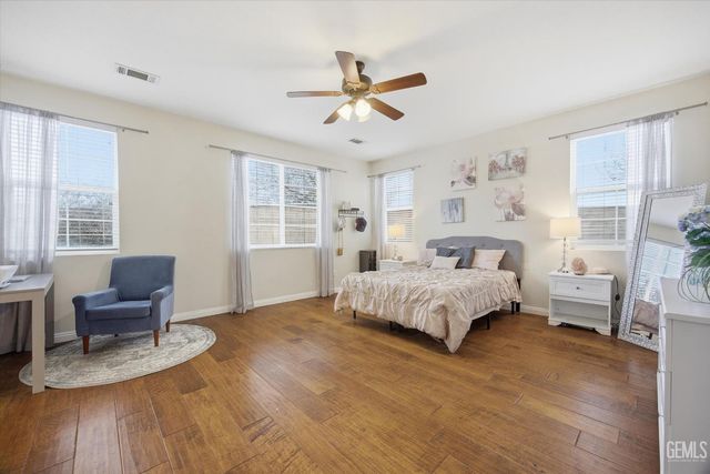 6123 Pilar Way, Bakersfield, CA 93306