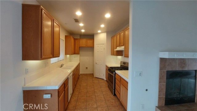 16132 Dunning Way, Victorville, CA 92395