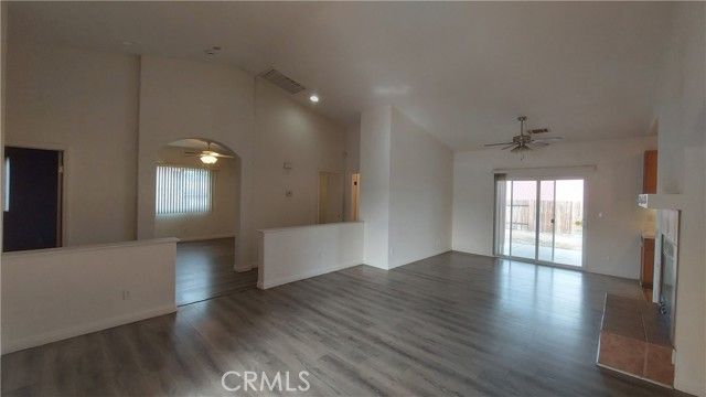 16132 Dunning Way, Victorville, CA 92395