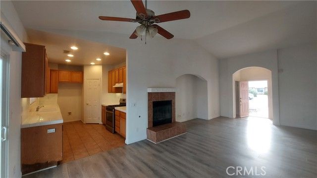 16132 Dunning Way, Victorville, CA 92395