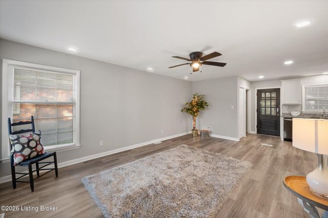 3514 Saint Edwards Dr, Jeffersontown, KY 40299