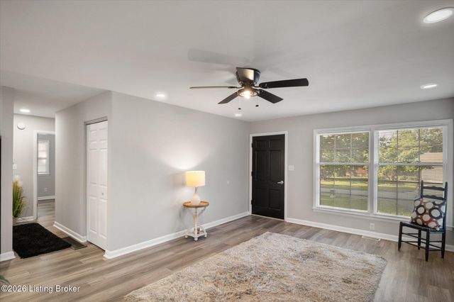 3514 Saint Edwards Dr, Jeffersontown, KY 40299