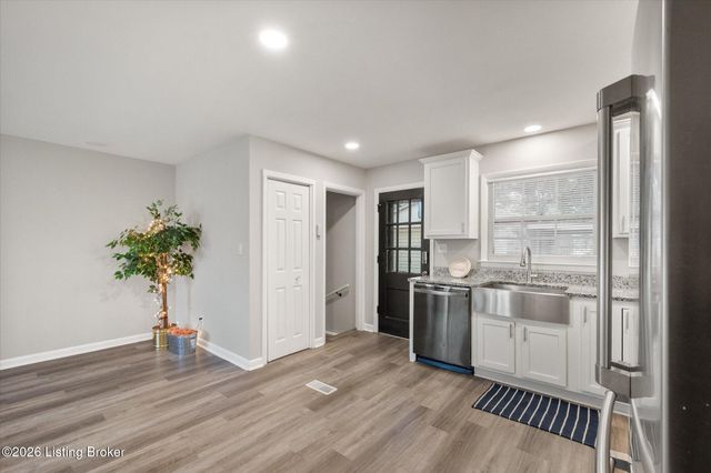 3514 Saint Edwards Dr, Jeffersontown, KY 40299