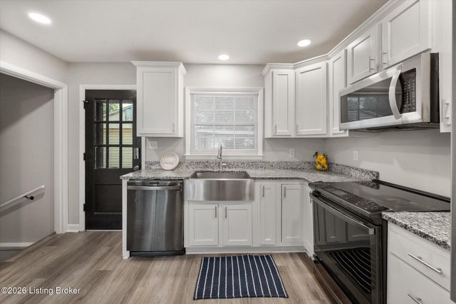 3514 Saint Edwards Dr, Jeffersontown, KY 40299