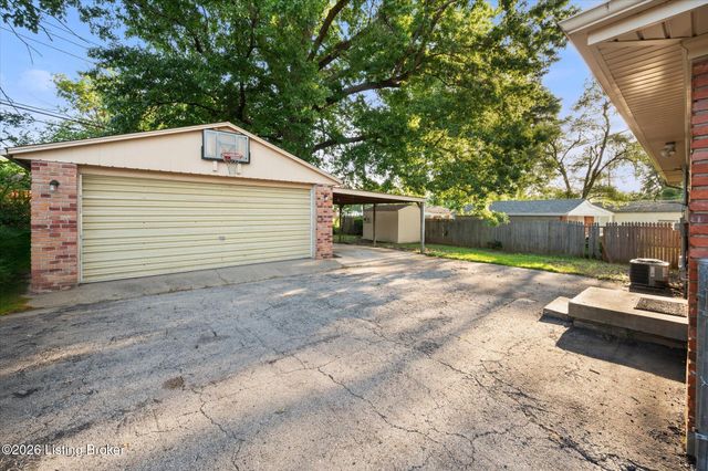 3514 Saint Edwards Dr, Jeffersontown, KY 40299