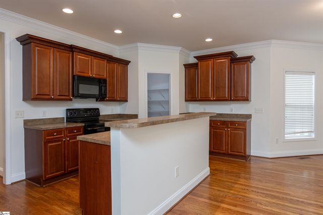 6 Moss Wood Circle, Simpsonville, SC 29681