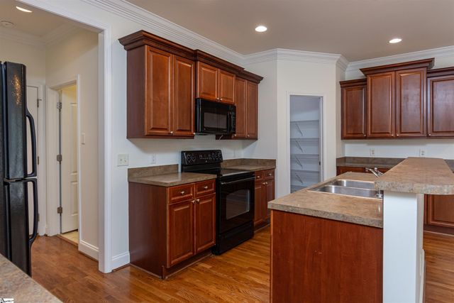 6 Moss Wood Circle, Simpsonville, SC 29681