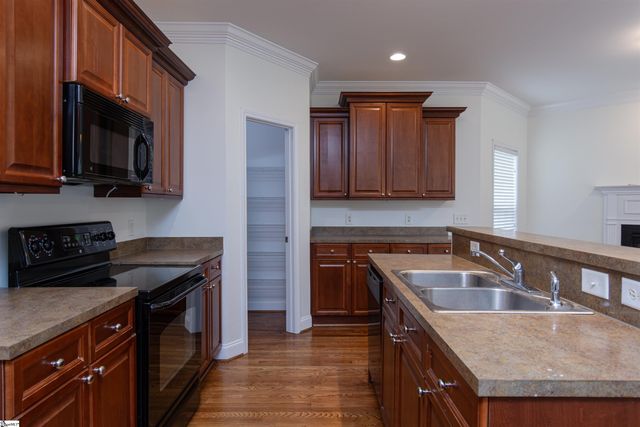 6 Moss Wood Circle, Simpsonville, SC 29681