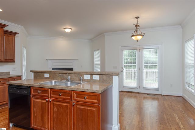 6 Moss Wood Circle, Simpsonville, SC 29681