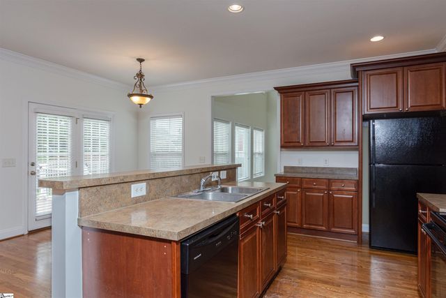 6 Moss Wood Circle, Simpsonville, SC 29681