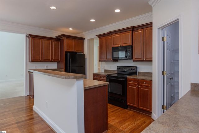 6 Moss Wood Circle, Simpsonville, SC 29681