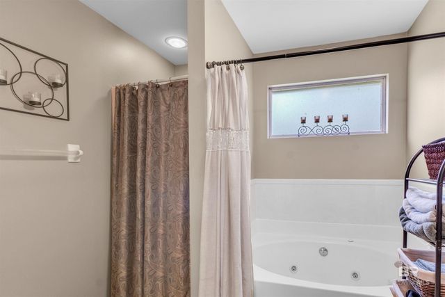 6766 Mighty Oaks Drive, Gulf Shores, AL 36542