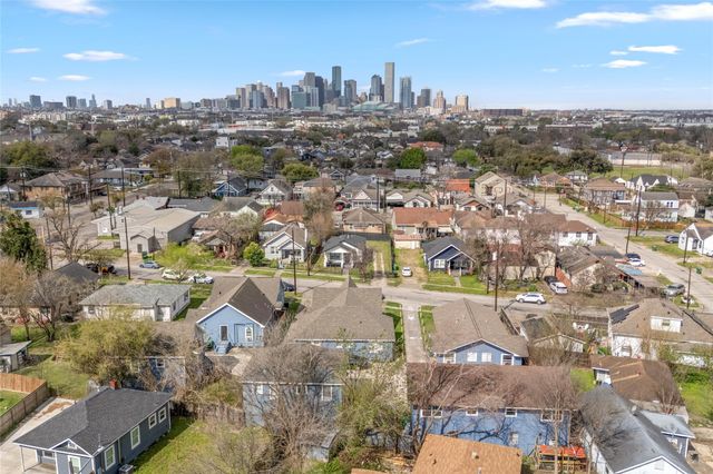 118 N Hagerman Street, Houston, TX 77011