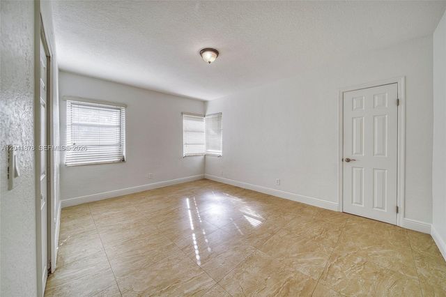 4136 SW 14th St 4136, Miami, FL 33134