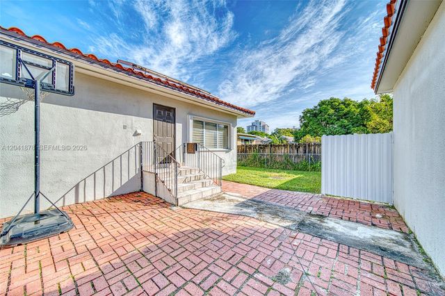 4136 SW 14th St 4136, Miami, FL 33134