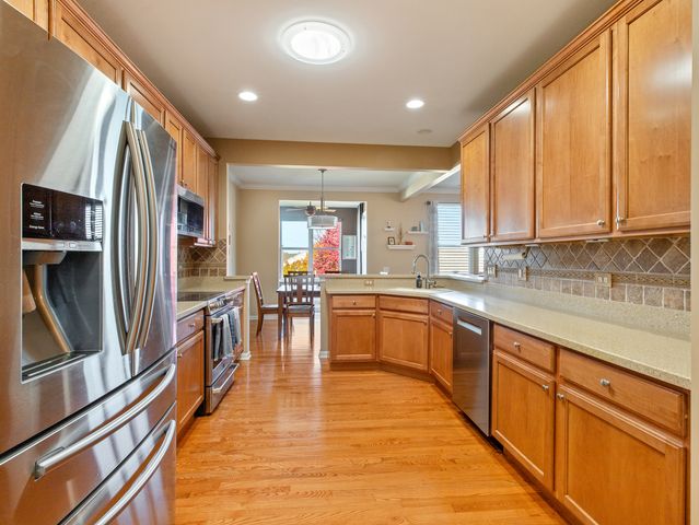 3001 Ravinia Circle, Mundelein, IL 60060