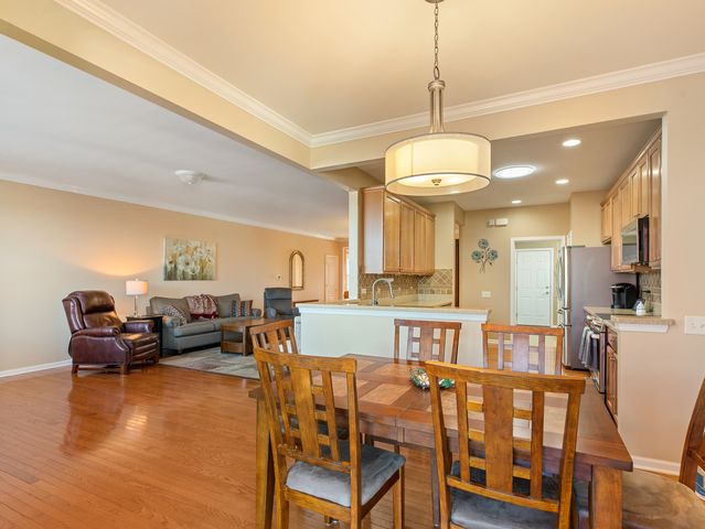 3001 Ravinia Circle, Mundelein, IL 60060