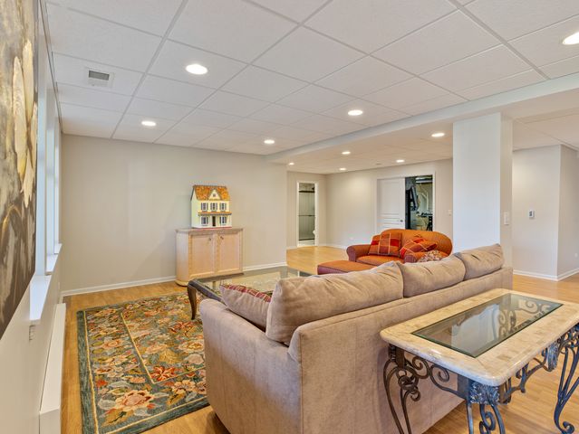 3001 Ravinia Circle, Mundelein, IL 60060