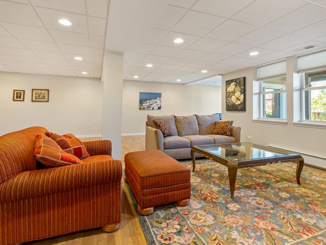 3001 Ravinia Circle, Mundelein, IL 60060