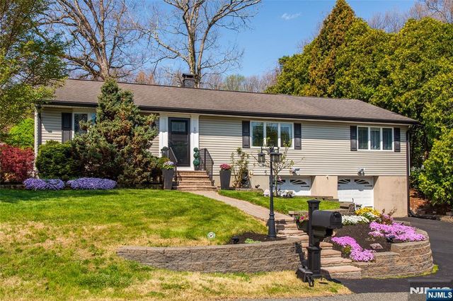 1 Circle Boulevard, West Milford, NJ 07435