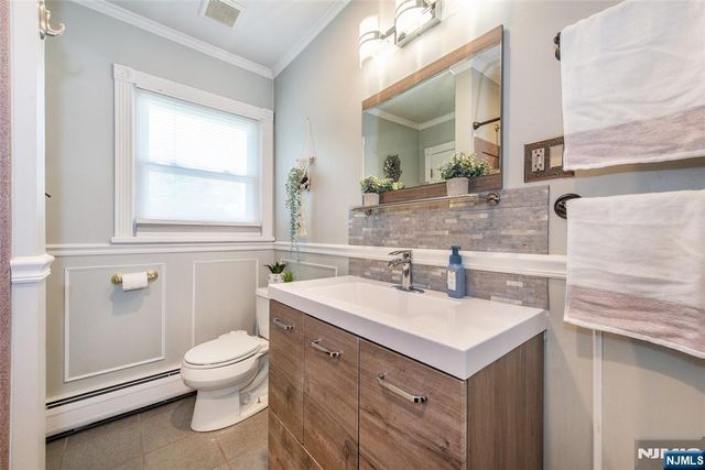 1 Circle Boulevard, West Milford, NJ 07435