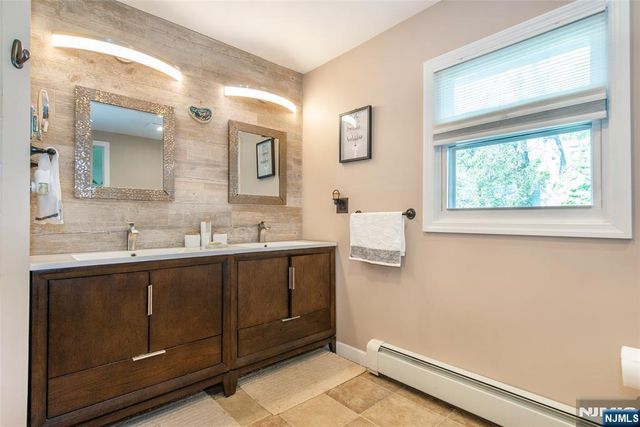 1 Circle Boulevard, West Milford, NJ 07435