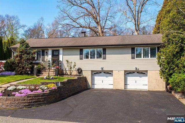 1 Circle Boulevard, West Milford, NJ 07435
