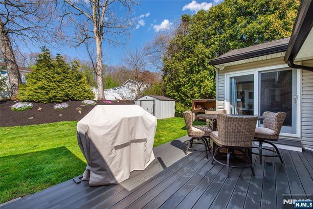 1 Circle Boulevard, West Milford, NJ 07435