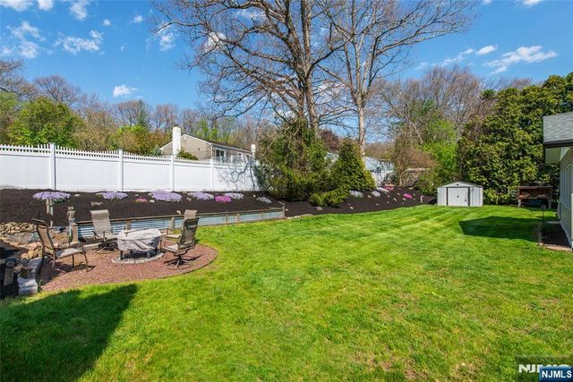 1 Circle Boulevard, West Milford, NJ 07435