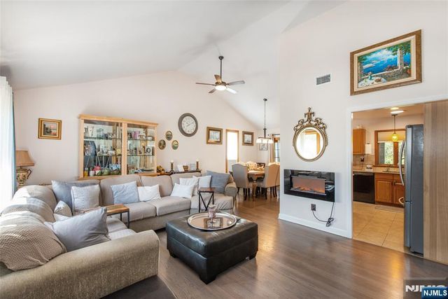 1 Circle Boulevard, West Milford, NJ 07435