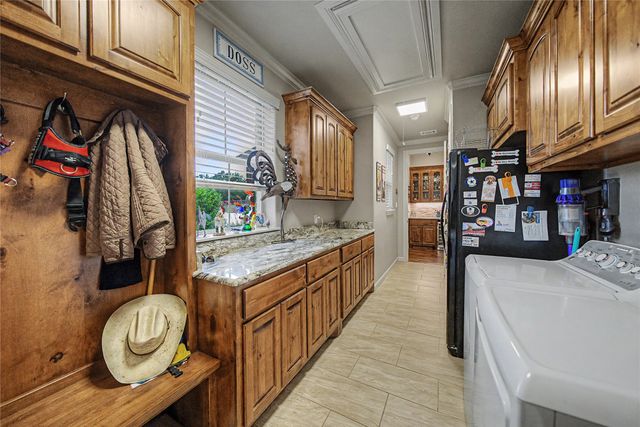 288 S Ridgeoak Court, Weatherford, TX 76087