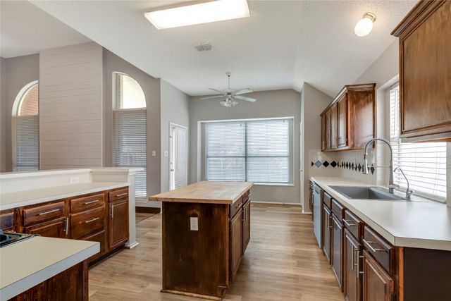 8201 Pacific Street, Frisco, TX 75035
