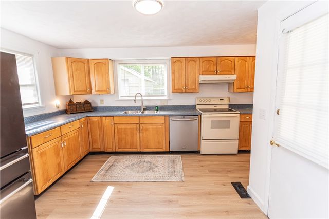 1213 Mccormick Ave, South Connellsville, PA 15425
