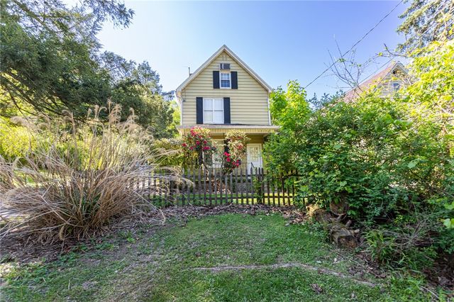 1213 Mccormick Ave, South Connellsville, PA 15425