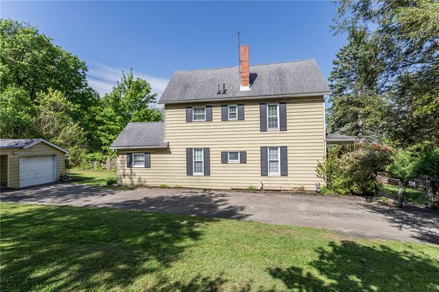 1213 Mccormick Ave, South Connellsville, PA 15425