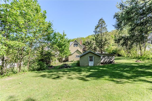 1213 Mccormick Ave, South Connellsville, PA 15425