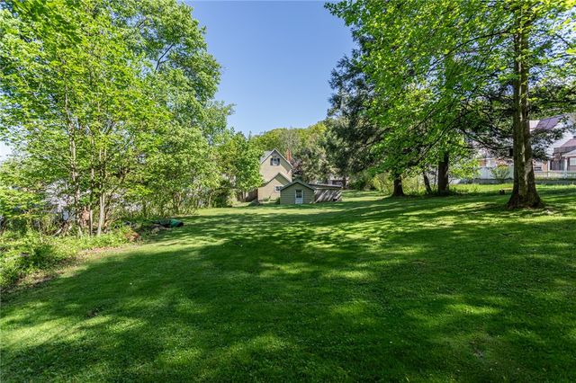 1213 Mccormick Ave, South Connellsville, PA 15425