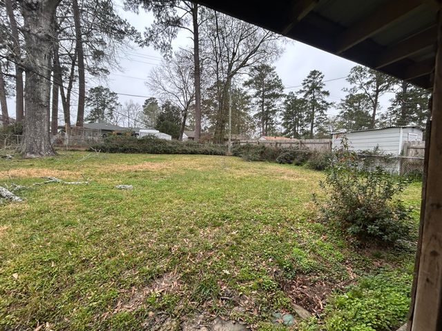2010 Allison St, Leesville, LA 71446