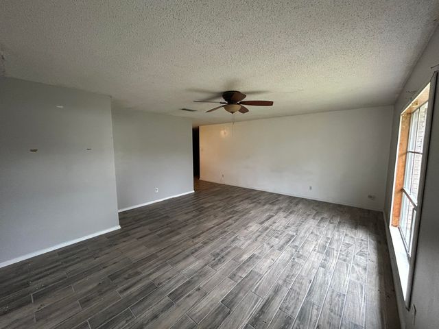 2010 Allison St, Leesville, LA 71446