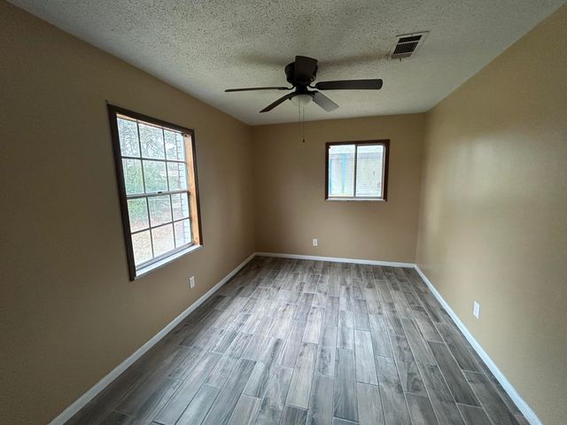 2010 Allison St, Leesville, LA 71446