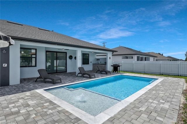 913 Embers PKWY W, Cape Coral, FL 33993