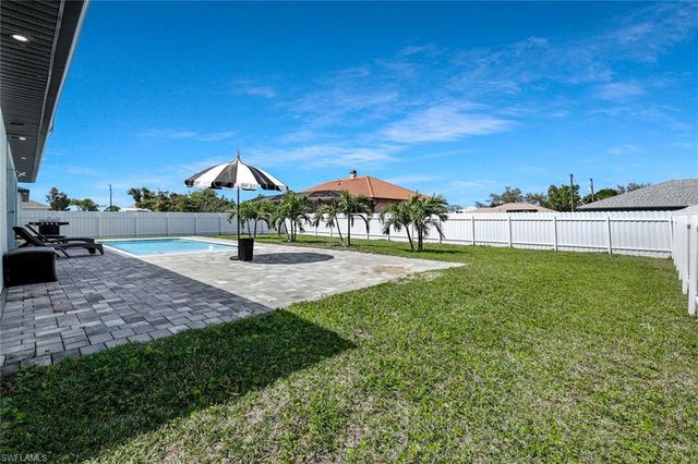 913 Embers PKWY W, Cape Coral, FL 33993