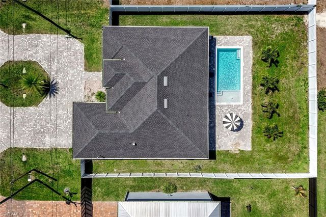 913 Embers PKWY W, Cape Coral, FL 33993